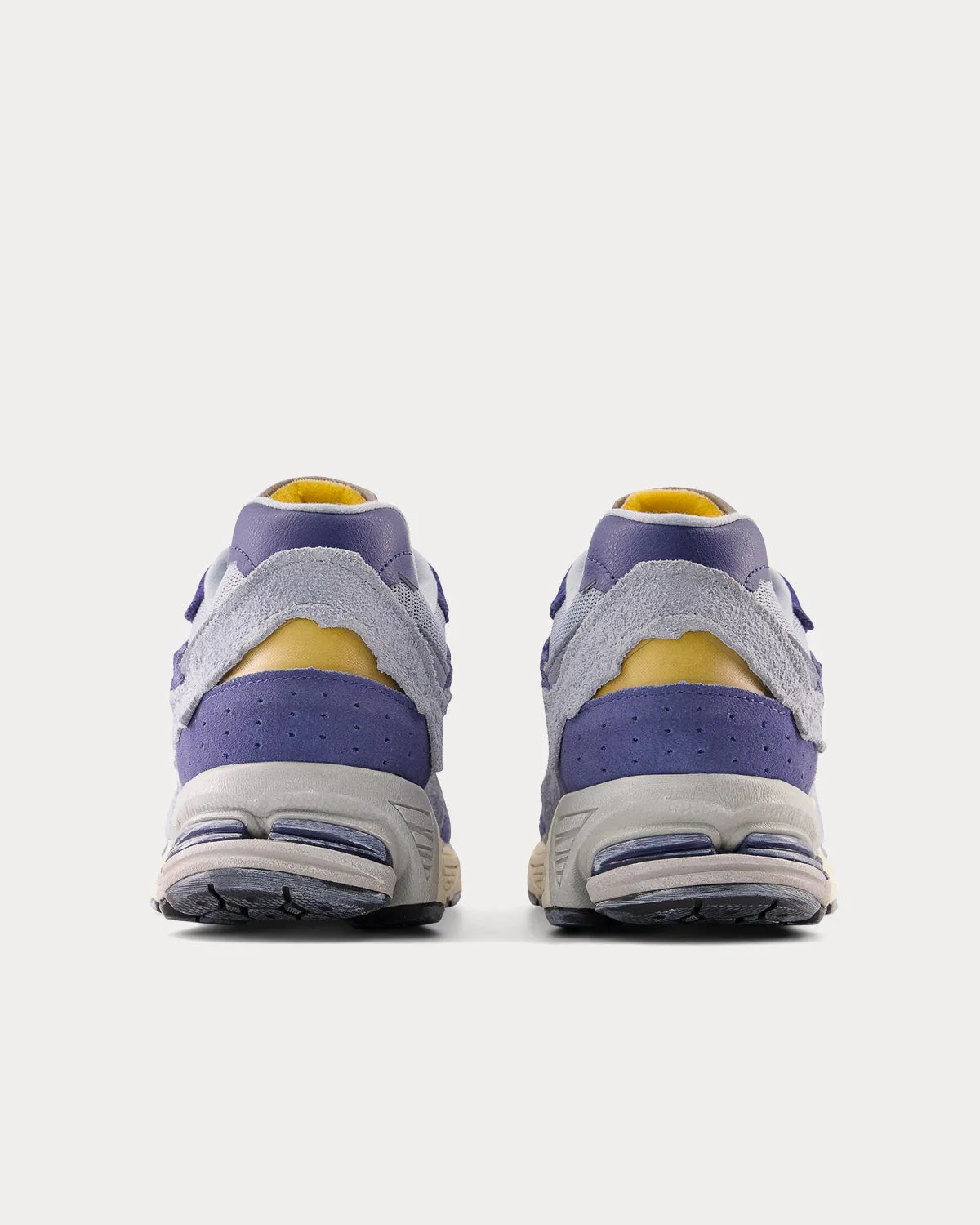 2002r Light Arctic Grey Low Top Sneakers