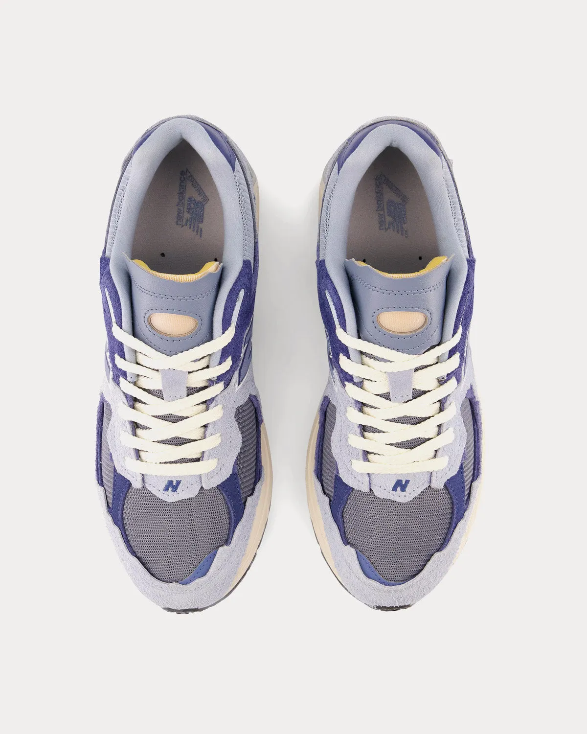 2002r Light Arctic Grey Low Top Sneakers