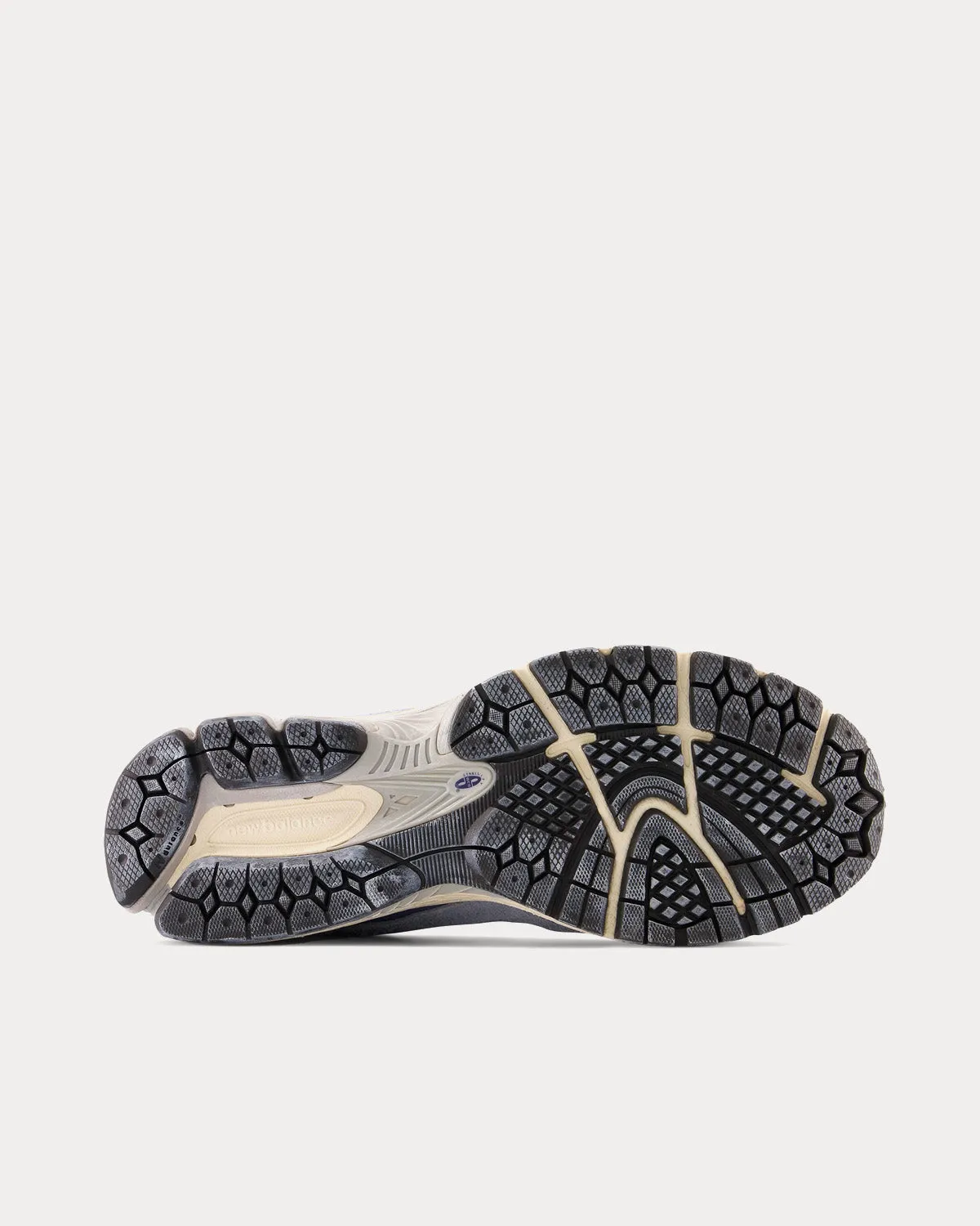 2002r Light Arctic Grey Low Top Sneakers