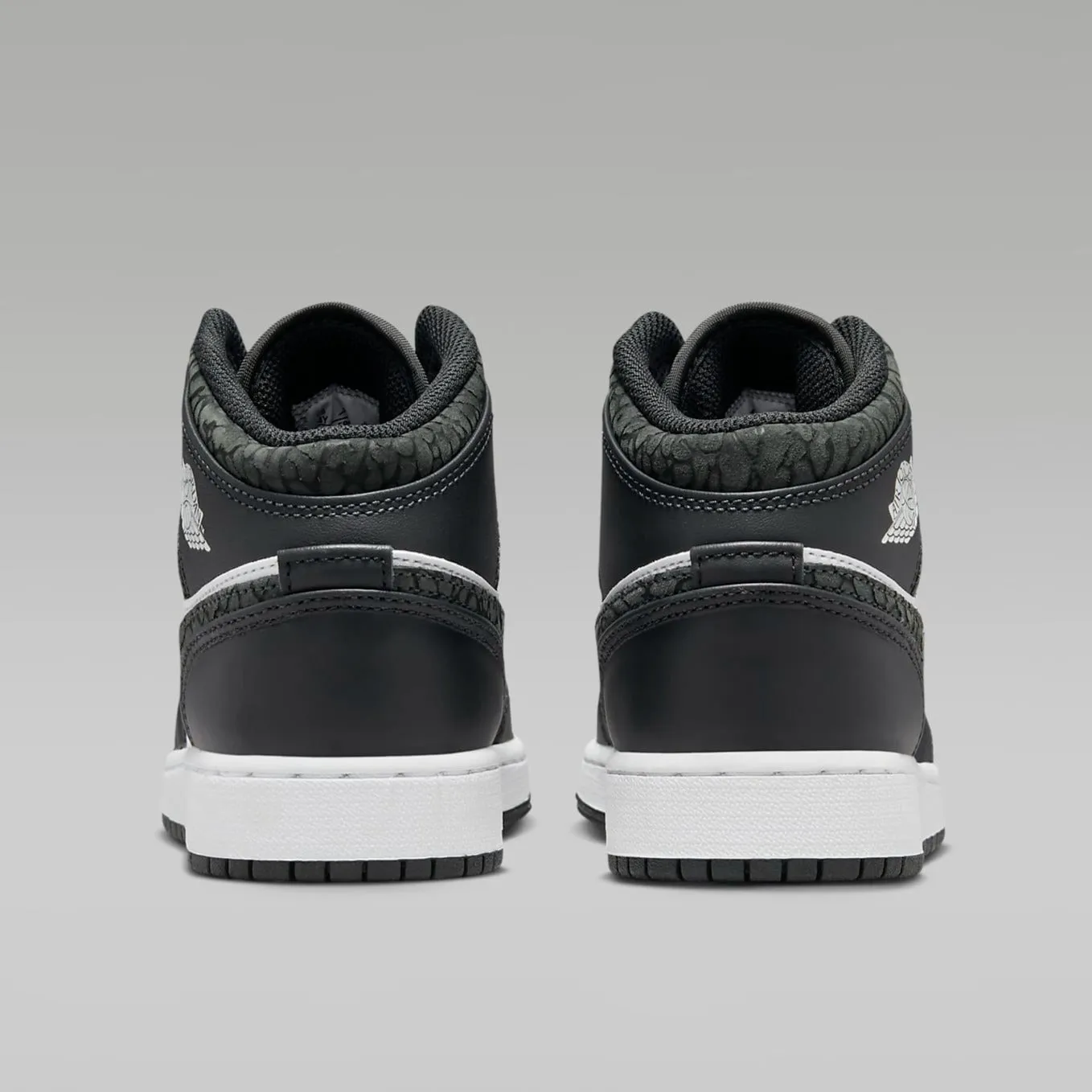 Air Jordan 1 Mid SE Big Kids' Shoes
