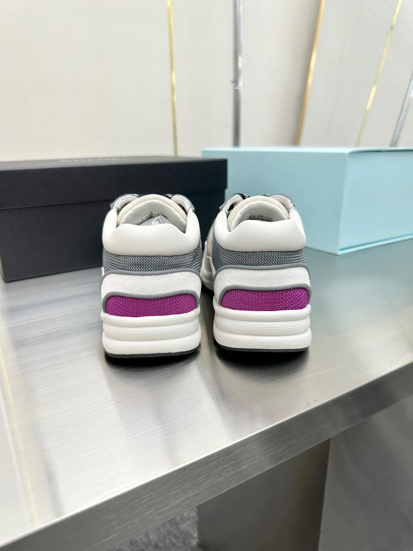 CC LOW TOP TRAINER  SNEAKERS