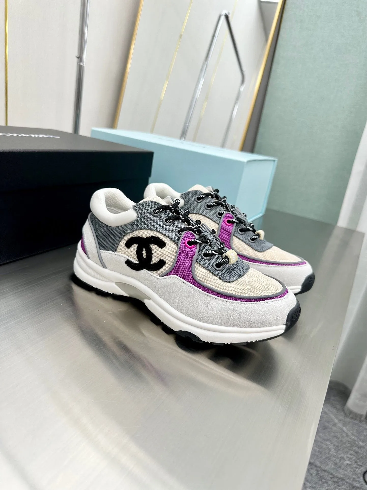 CC LOW TOP TRAINER  SNEAKERS