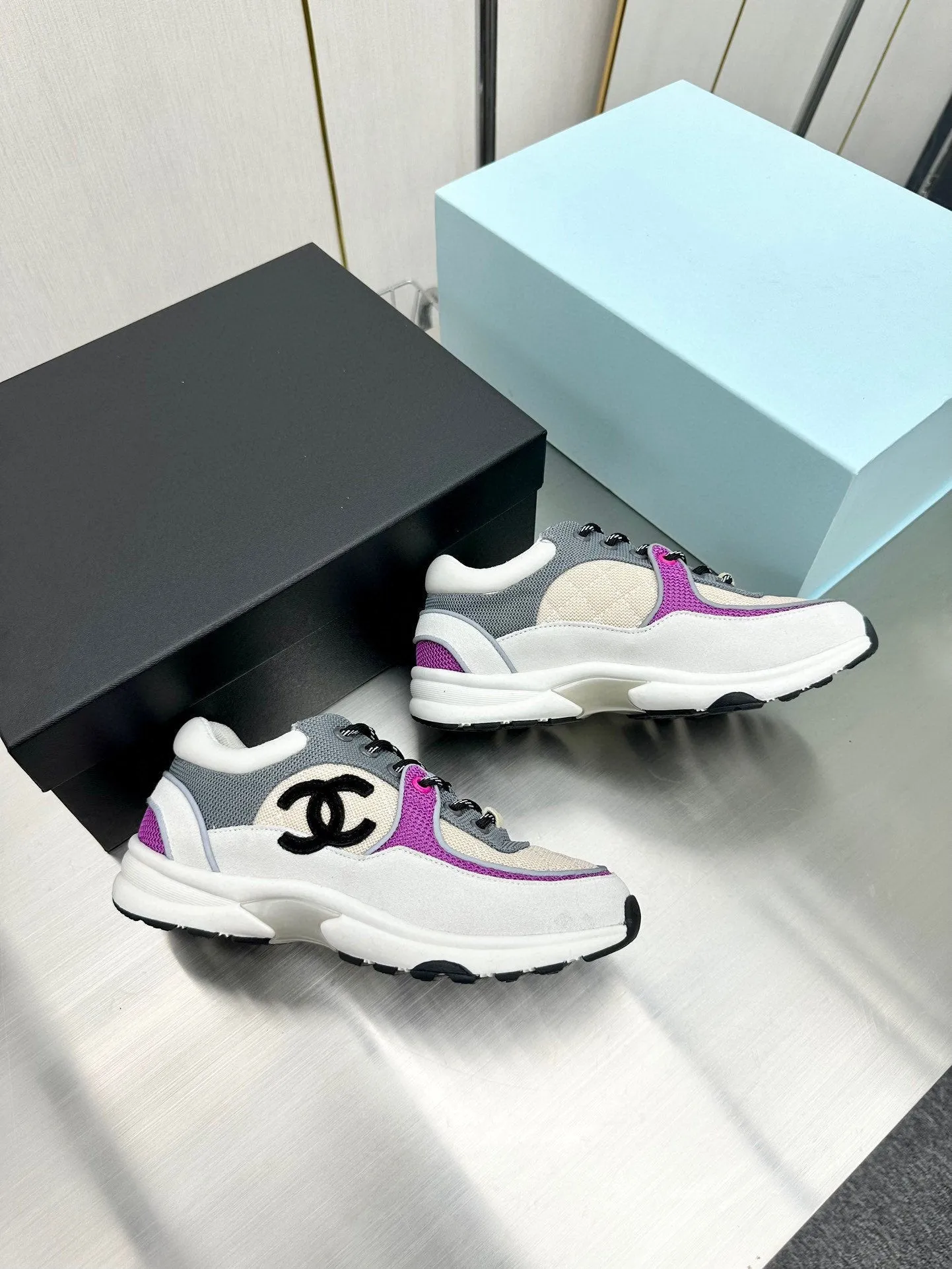 CC LOW TOP TRAINER  SNEAKERS