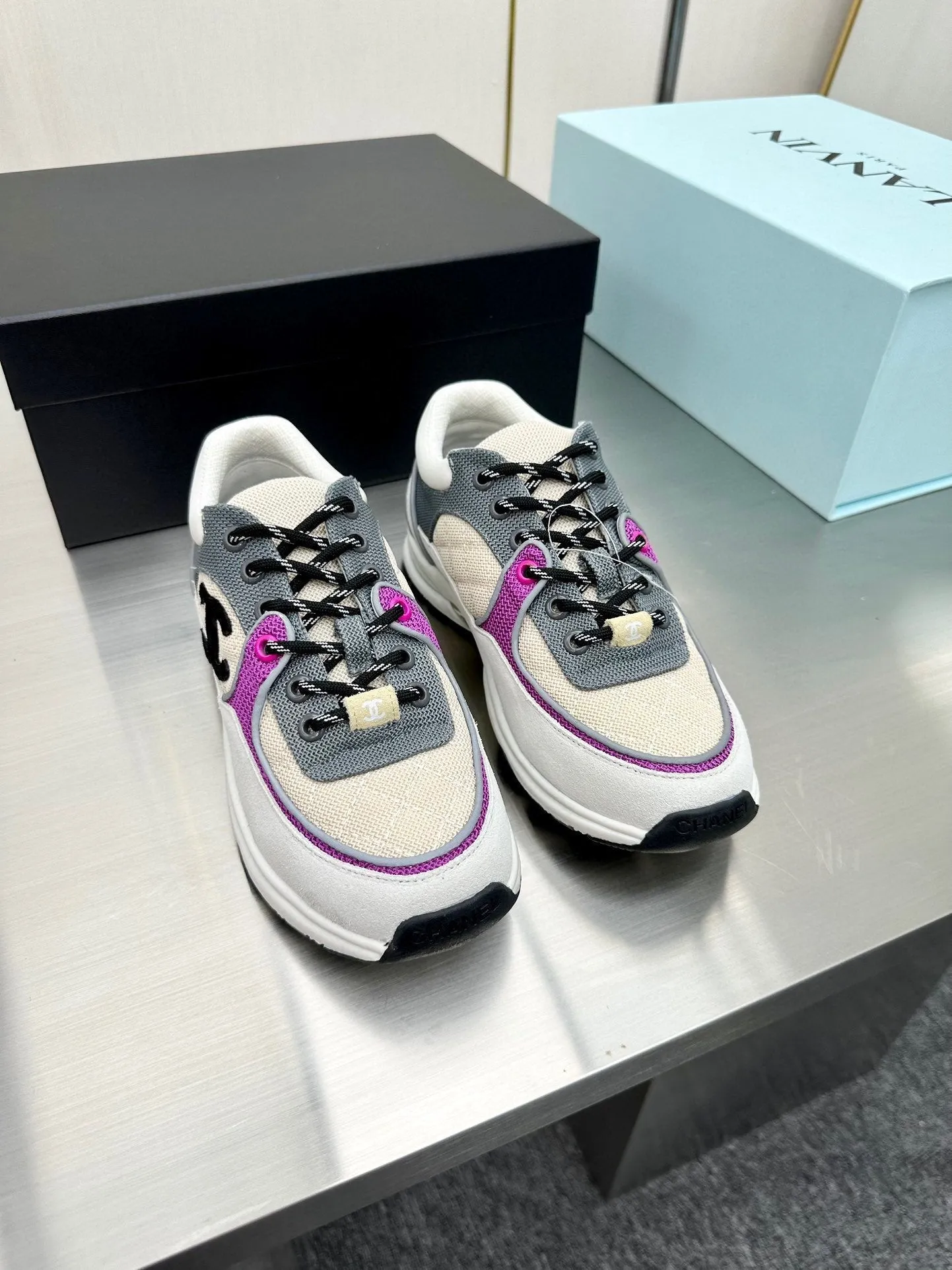 CC LOW TOP TRAINER  SNEAKERS
