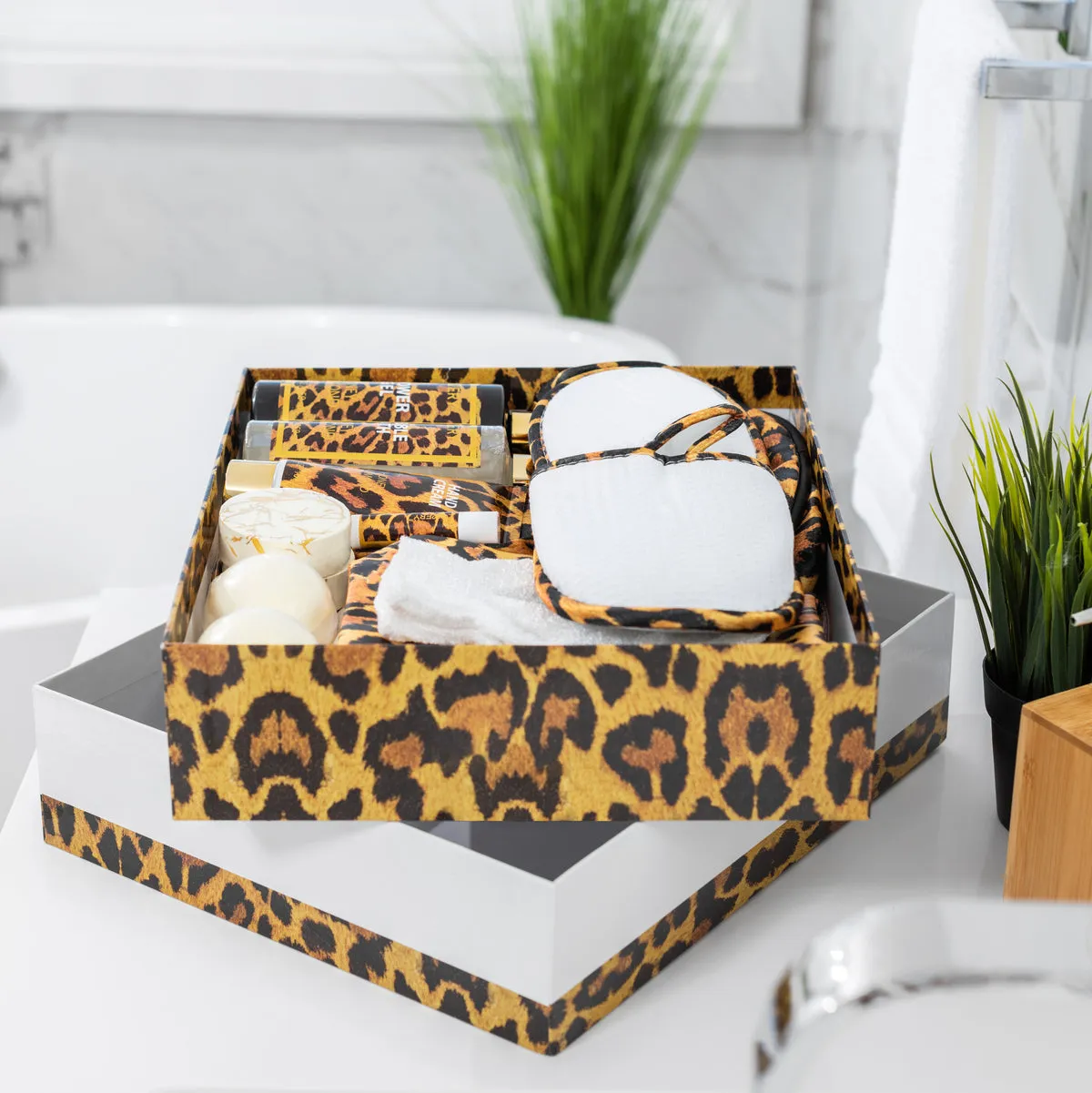 Luxe Leopard Honey Almond Bath Gift Box - 17Pc Home Spa Kit
