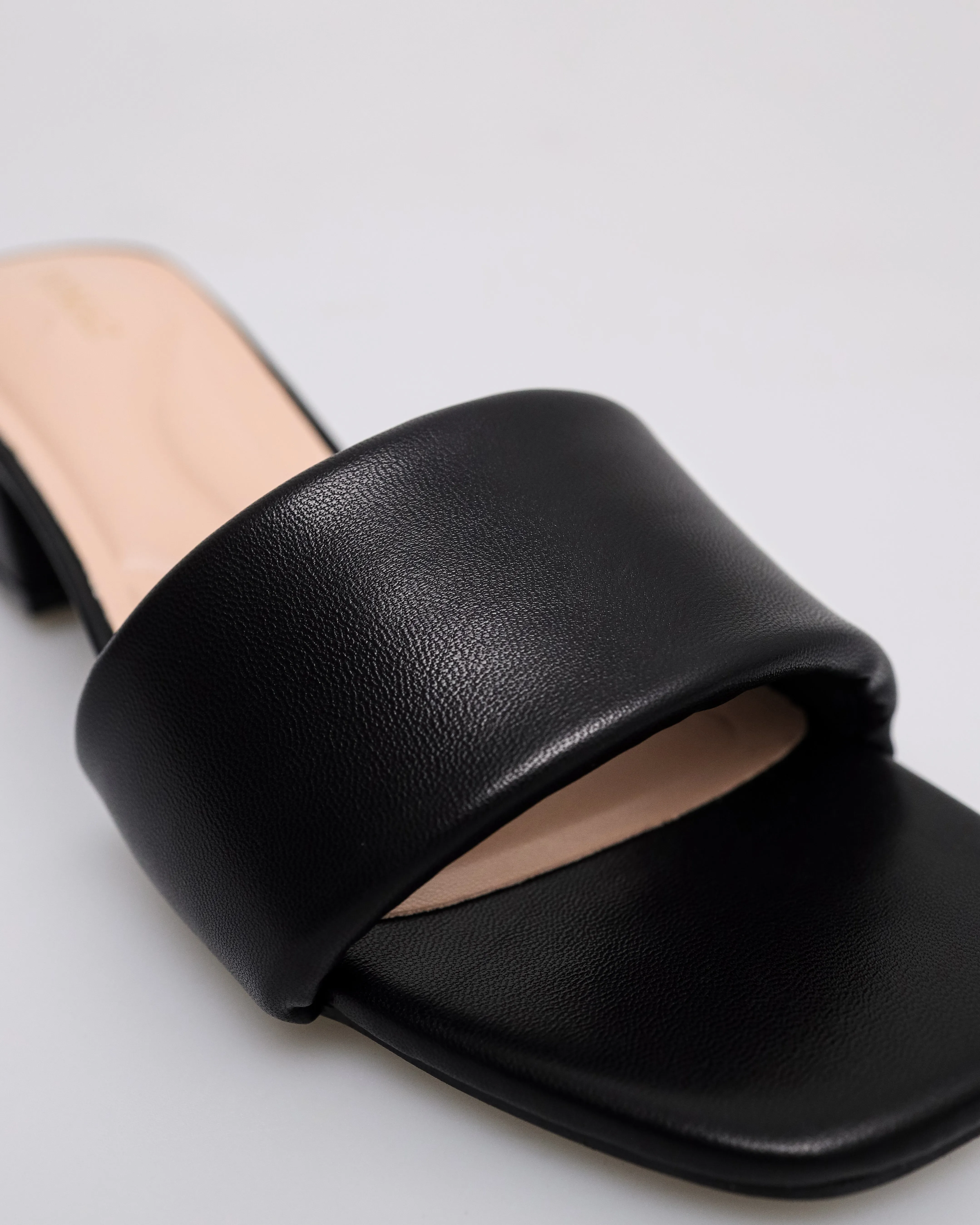 Tomaz YX229 Ladies Noir Heels
